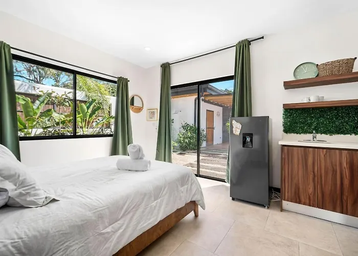 Cu21 Stylish 5br With Pool And Casita Close To Сasa de vacaciones