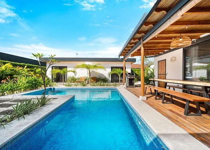 Cu21 Stylish 5br With Pool And Casita Close To Сasa de vacaciones