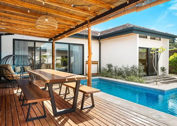 Сasa de vacaciones Cu21 Stylish 5br With Pool And Casita Close To